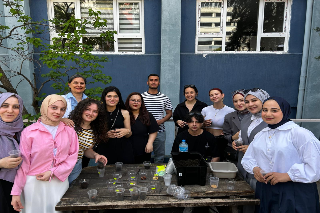 Yaşlı Bakımı Programı Tohum Ekimi Etkinliği
